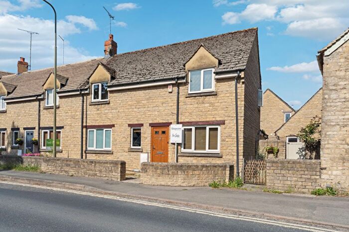 3 Bedroom End Terrace House For Sale In Hailey Road, Witney, OX28