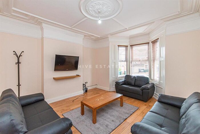 9 Bedroom Terraced House To Rent In Osborne Avenue, Jesmond, Newcastle Upon Tyne, NE2