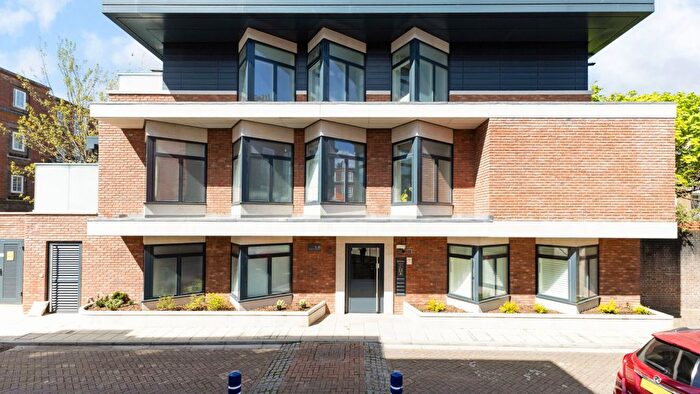 2 Bedroom Flat For Sale In London, London, SW6