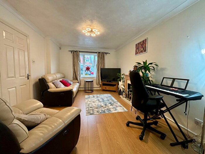 3 Bedroom Detached House For Sale In Flinters Close, Wootton, Northampton, NN4