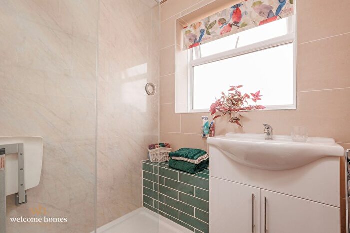 2 Bedroom Flat For Sale In Cooper Dean Drive, Bournemouth, BH8