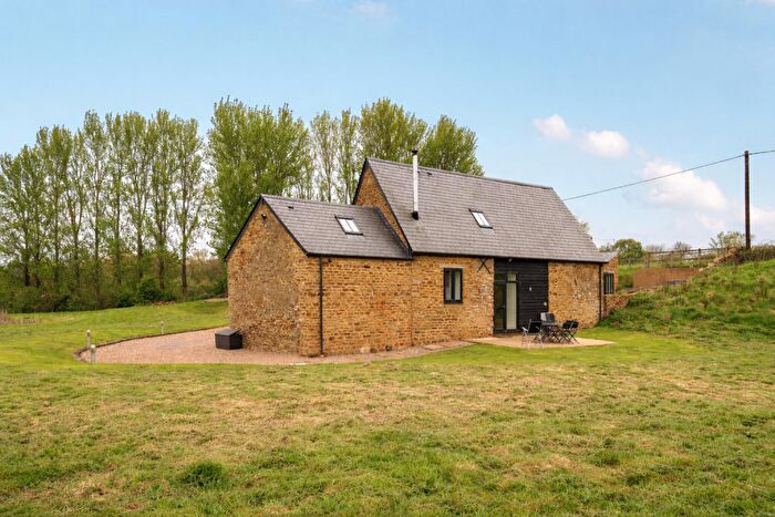 3 Bedroom Barn Conversion For Sale In Dodford, Northampton, NN7