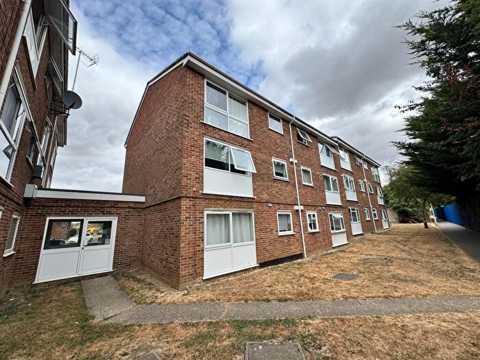 2 Bedroom Flat To Rent In Crocus Way, Springfield, Chelmsford, Essex, CM1