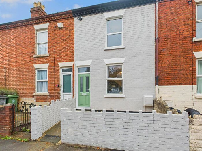 3 Bedroom Terraced House For Sale In Stroud Road, Gloucester, GL1