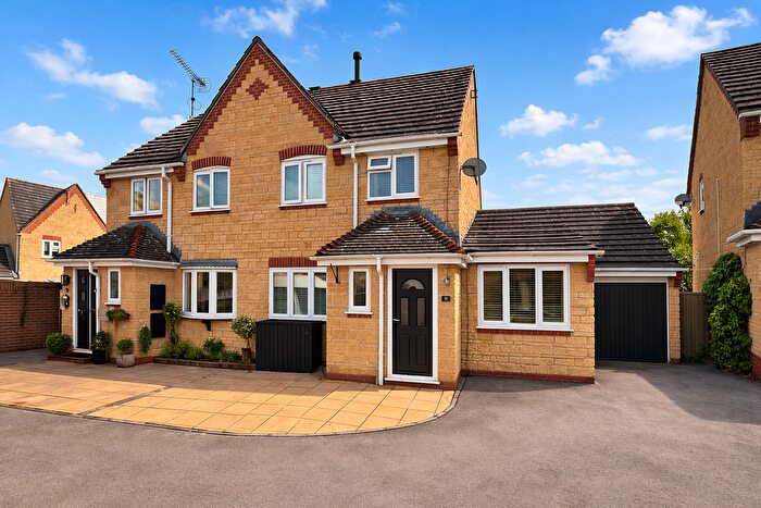 3 Bedroom Property For Sale In Church View, Gillingham, SP8