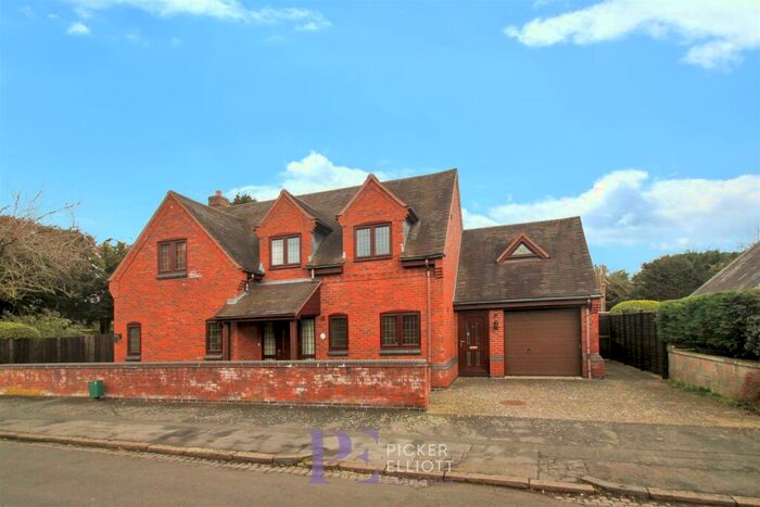 3 Bedroom Detached House To Rent In De Montfort Road, Hinckley, LE10