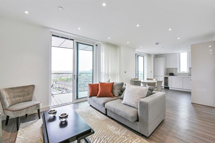 2 Bedroom Flat To Rent In Pinto Tower, Nine Elms Point, SW8