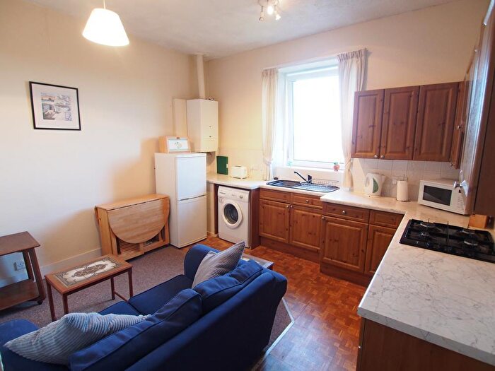 2 Bedroom Flat To Rent In Great Northern Road (Tr), Top Right, AB24