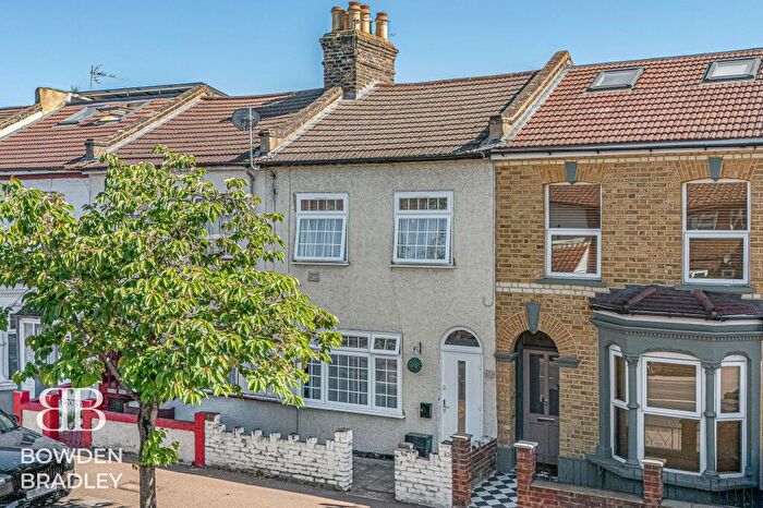 3 Bedroom Terraced House For Sale In Crownfield Road, Stratford, E15