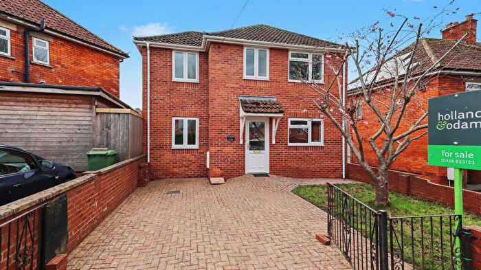 3 Bedroom Detached House For Sale In St Edmunds Road, Glastonbury, BA6