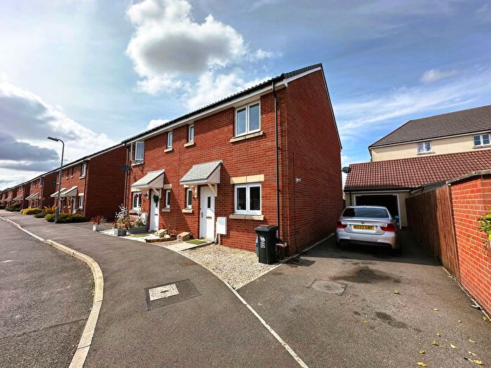 3 Bedroom Semi-Detached House To Rent In Bloomery Circle, Newport, NP19