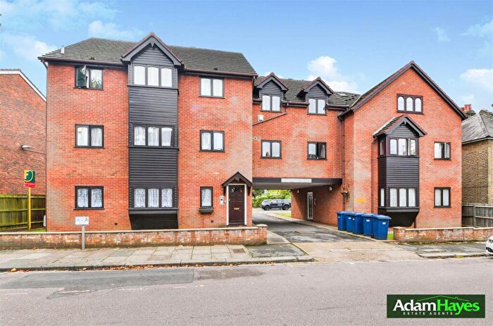 2 Bedroom Apartment For Sale In Dale Grove, North Finchley, N12