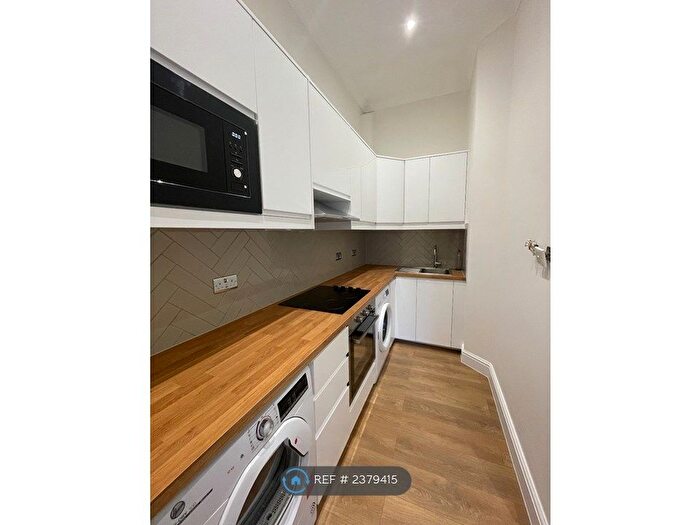 2 Bedroom Flat To Rent In Drummond Street, London, NW1