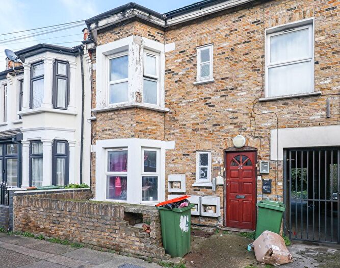 2 Bedroom Flat For Sale In Manor Park, E12