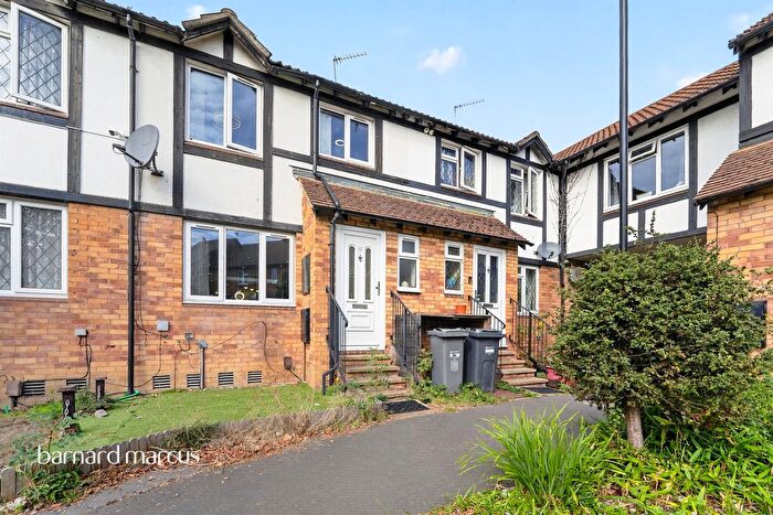 3 Bedroom Terraced House For Sale In Ennerdale Close, Feltham, TW14