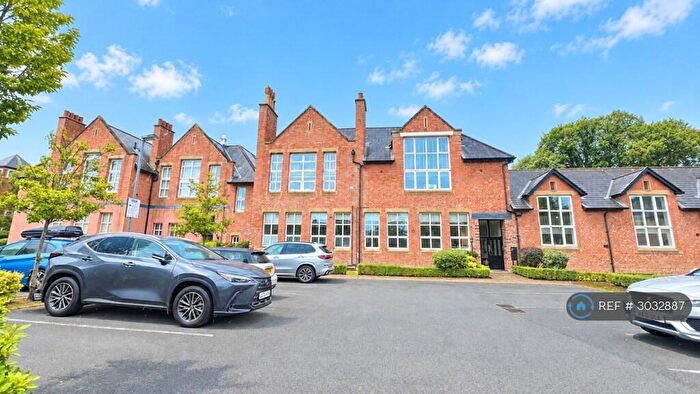 2 Bedroom Flat To Rent In Grammar School Court, Ormskirk, L39
