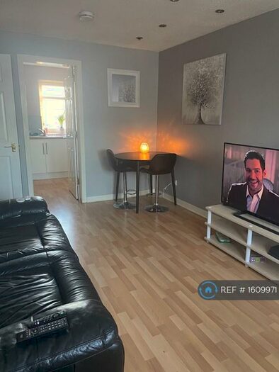 2 Bedroom Flat To Rent In Wellhead Court, Lanark, ML11