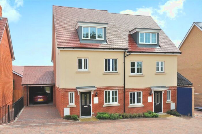 4 Bedroom Semi-Detached House To Rent In Bangays Way, Borough Green, Sevenoaks, Kent, TN15