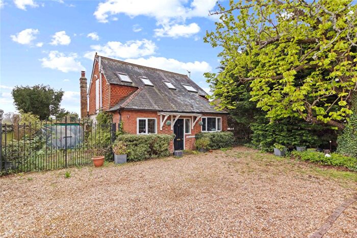 3 Bedroom Detached House For Sale In Midhurst Road, Fernhurst, Haslemere, West Sussex, GU27