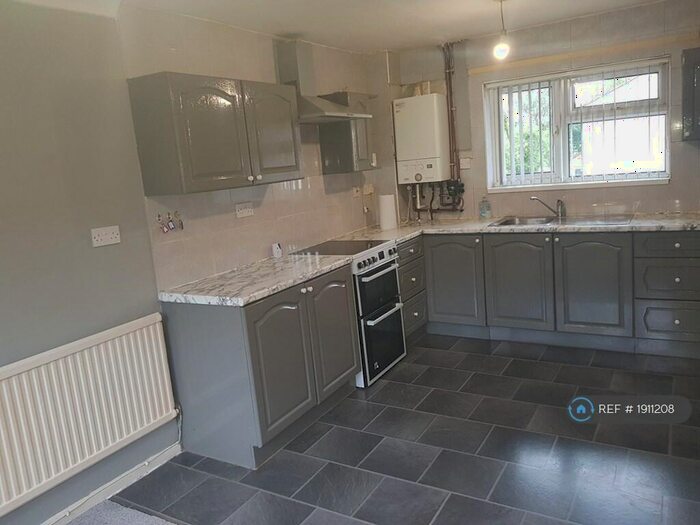 3 Bedroom Terraced House To Rent In Sturton Walk, Corby, NN18