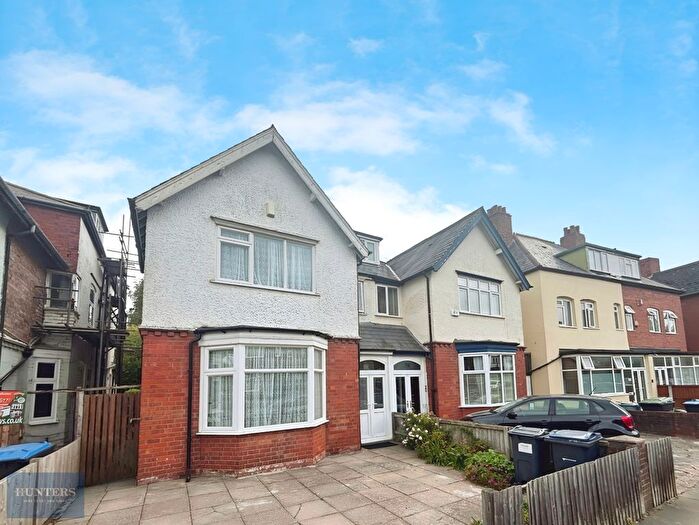 5 Bedroom Semi-detached House For Sale In Fountain Road, Birmingham, B17
