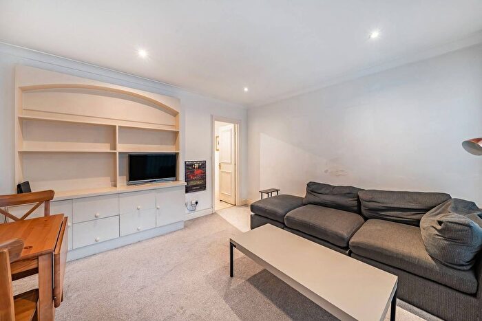 1 Bedroom Flat To Rent In Courtfield Road, South Kensington, London, SW7