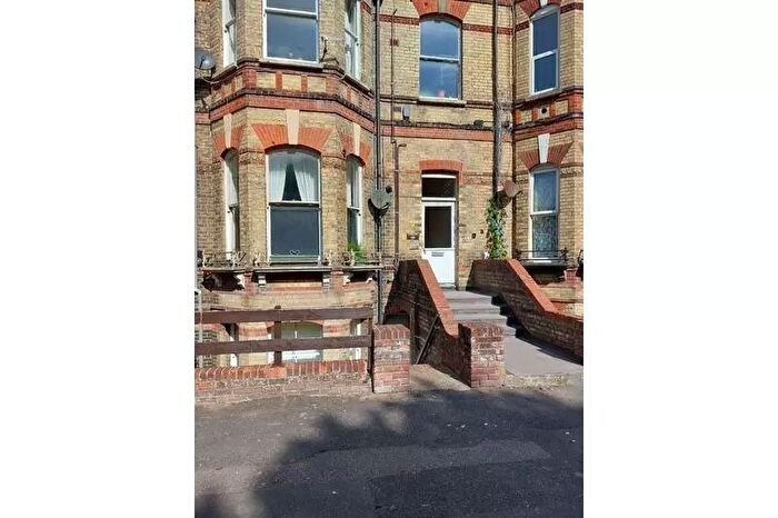 1 Bedroom Flat For Sale In Westbourne Gardens, Folkestone, Kent, CT20