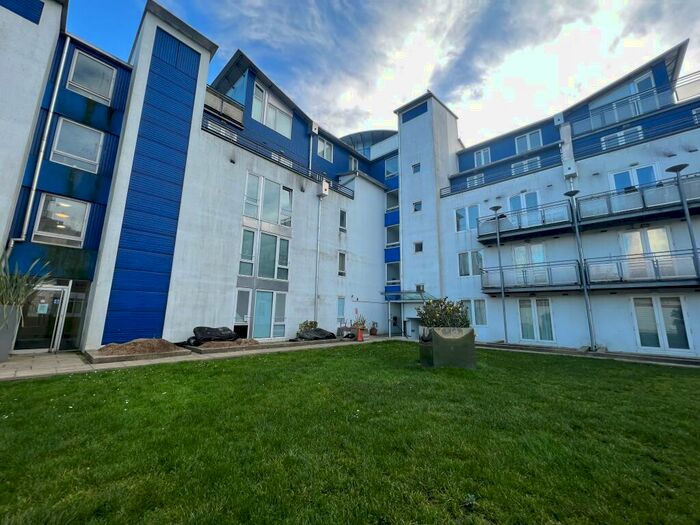 1 Bedroom Flat To Rent In The Plaza, SN1