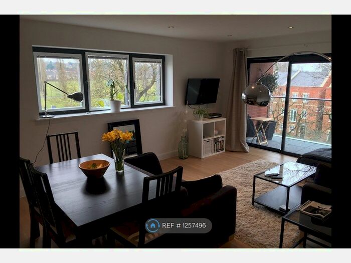 2 Bedroom Flat To Rent In Racecourse Road, Newbury RG14