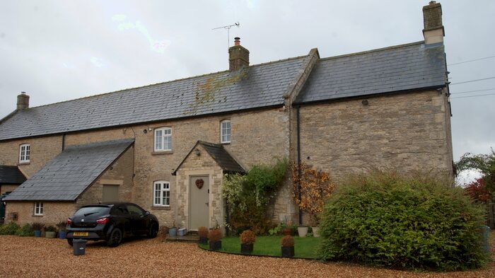3 Bedroom Cottage To Rent In Holwell, Burford, OX18