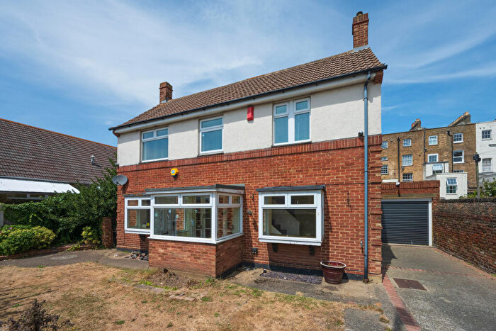 3 Bedroom Detached House For Sale In Avenue Road, Herne Bay, CT6