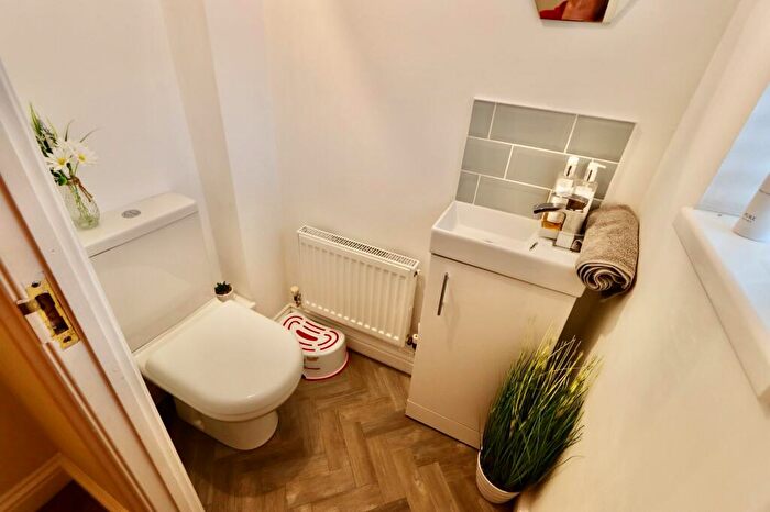 4 Bedroom Detached House For Sale In Rhodfa Glascoed, Blackwood, NP12