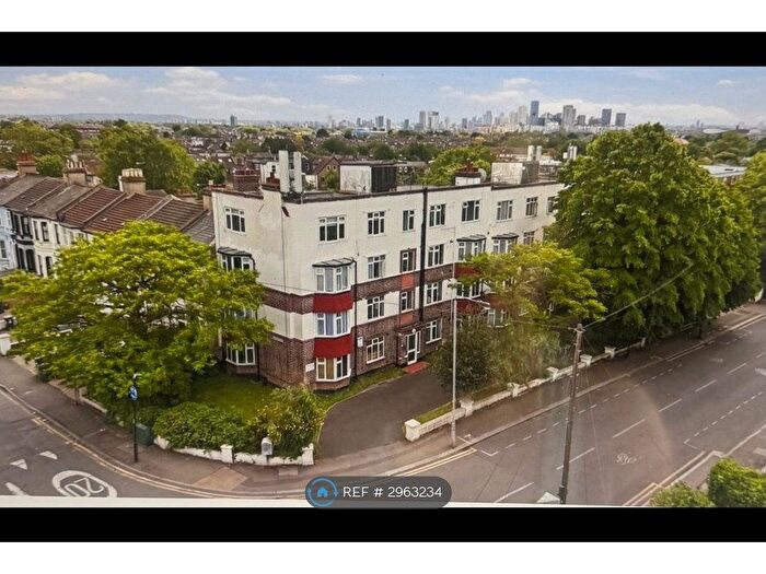 2 Bedroom Flat To Rent In Hainault Road, London, E11