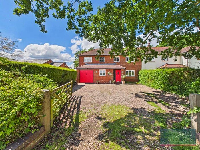 4 Bedroom Semi-Detached House For Sale In Mere Cottages, Houghton-On-The-Hill, Leicestershire, LE7