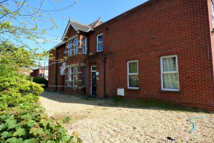 1 Bedroom Flat To Rent In Hill Lane, Southampton, SO15