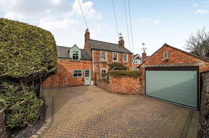 3 Bedroom Detached House For Sale In Gravel Walk, Faringdon, Oxfordshire, SN7