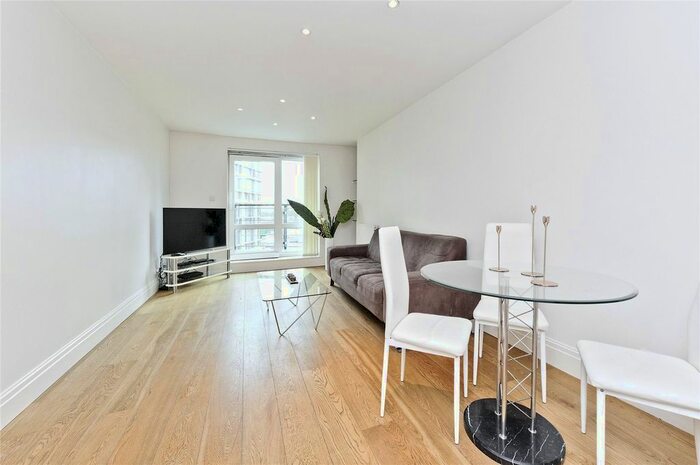 2 Bedroom Flat To Rent In Warren House, Beckford Close, London, W14