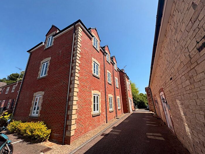 2 Bedroom Flat To Rent In Woodcutters Mews, Swindon, SN25