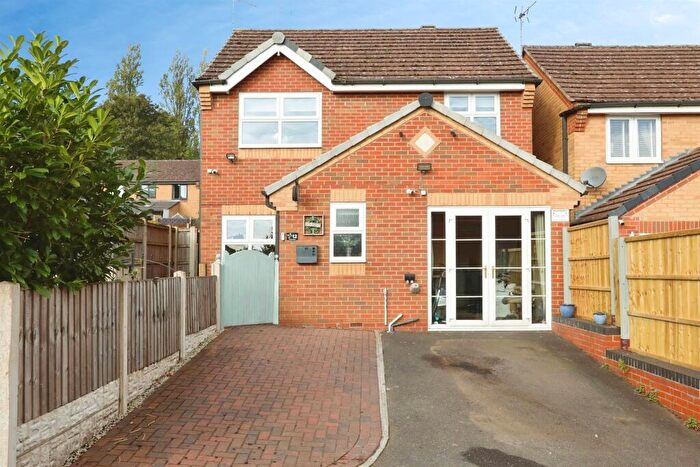 3 Bedroom Detached House For Sale In Lupin Close, Shirebrook, Mansfield, NG20