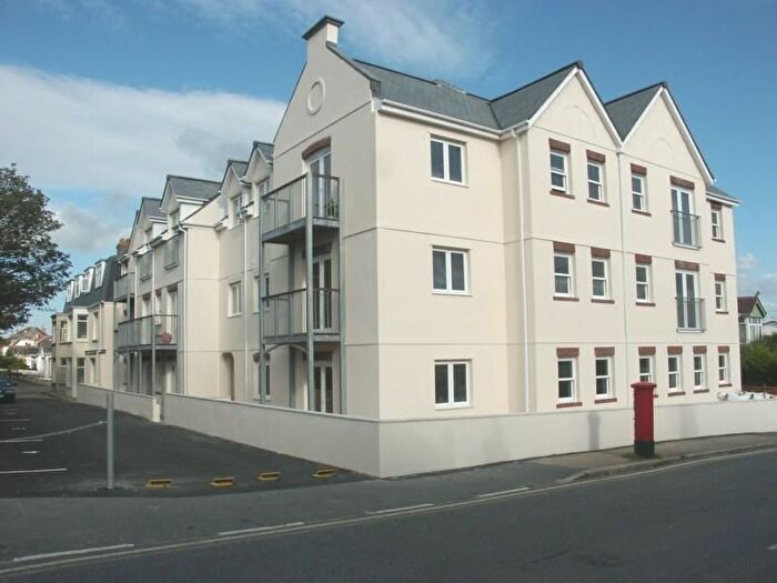 2 Bedroom Flat To Rent In Edgcumbe Avenue, Newquay, TR7