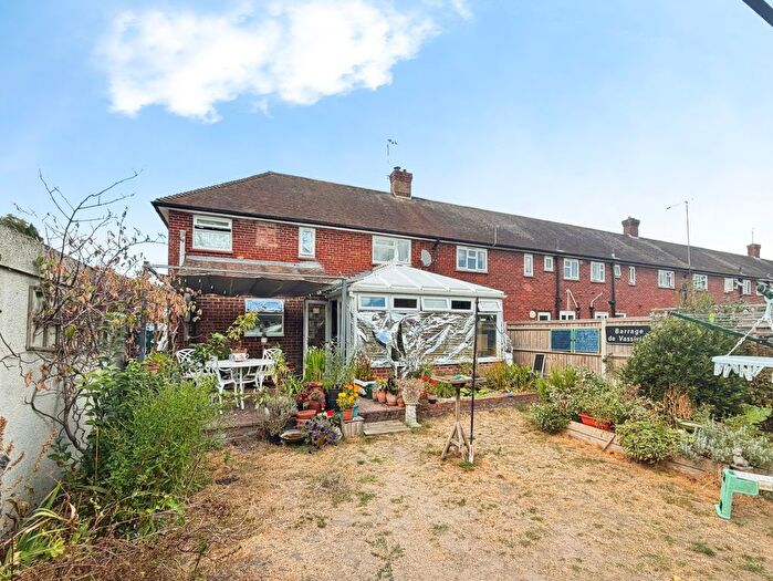 3 Bedroom End Of Terrace House For Sale In Church View, Ash, Surrey, GU12