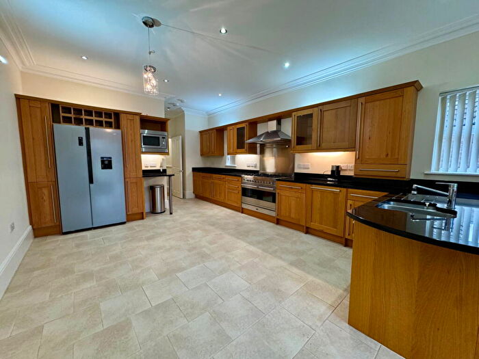 2 Bedroom Apartment To Rent In Sandford Road, Bromley, BR2