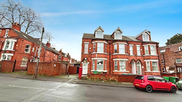 7 Bedroom Terraced House To Rent In Henry Road, NG7