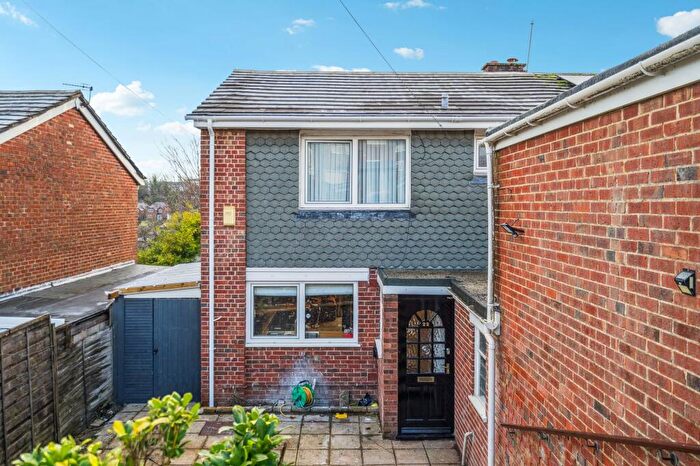 3 Bedroom House For Sale In Longland Way, High Wycombe, HP12