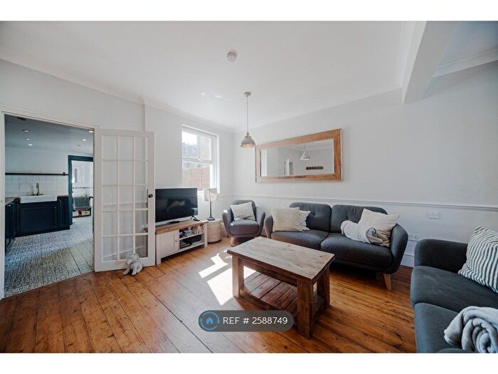 3 Bedroom Terraced House To Rent In Fountain Road, London, SW17
