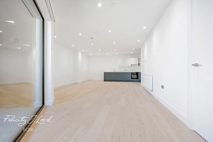 3 Bedroom Flat To Rent In Trego Road, London, E9