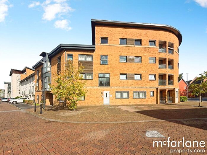 2 Bedroom Flat For Sale In Pasteur Drive, Swindon, SN1