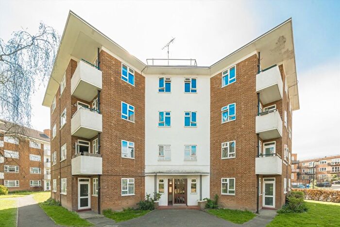 2 Bedroom Flat To Rent In Broughton Road, Ealing, W13