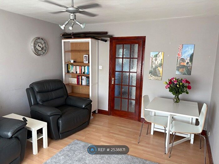 2 Bedroom Flat To Rent In Bushey, Bushey, WD23