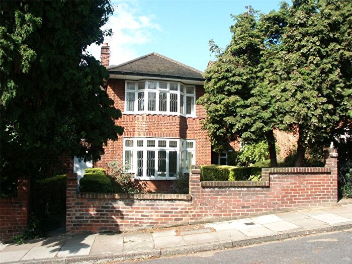 2 Bedroom Maisonette To Rent In Glendale Drive, London, SW19